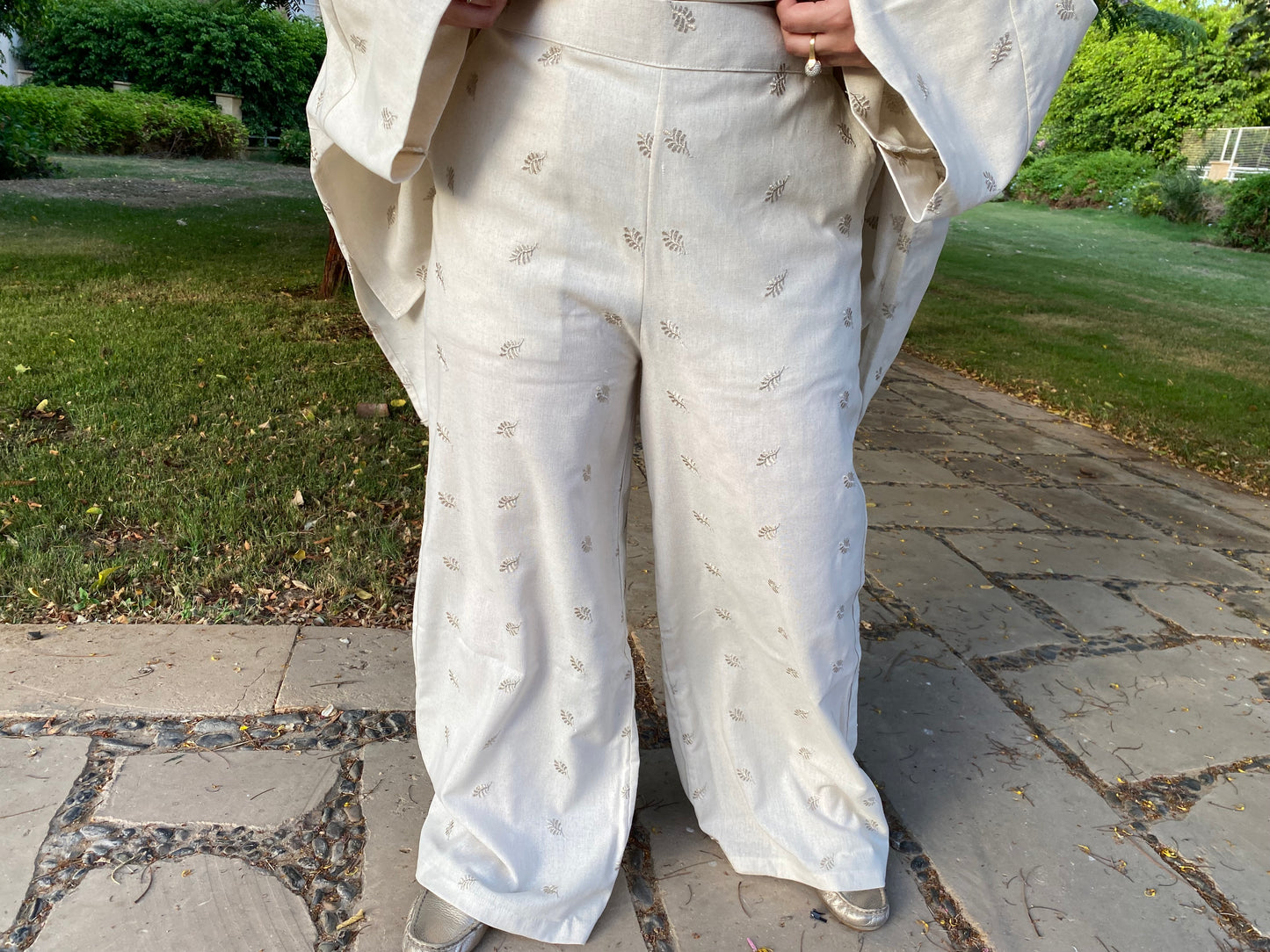 Wide-Leg Linen Pants
